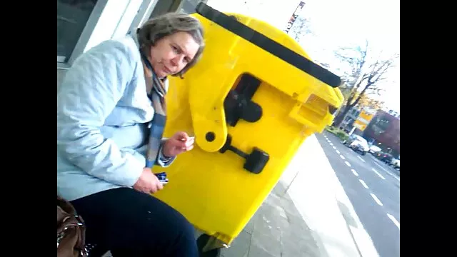 La cagna afferra un dildo nero e scopare la film porno totale gratis sua ragazza