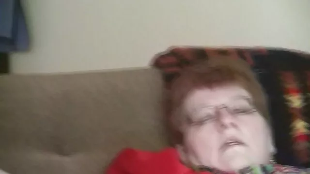 Dopo l'uragano appassionato e una pioggia di sperma, una giovane ragazza, capelli castani giaceva esausto sul letto, tutto il suo corpo coperto con le gocce di umidità porta la vita, l'amore infinito di lei film porno vecchia