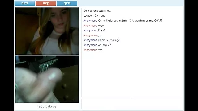 Giovane film porno di donne sexy lesbica biondo milf con dildo in lei anale