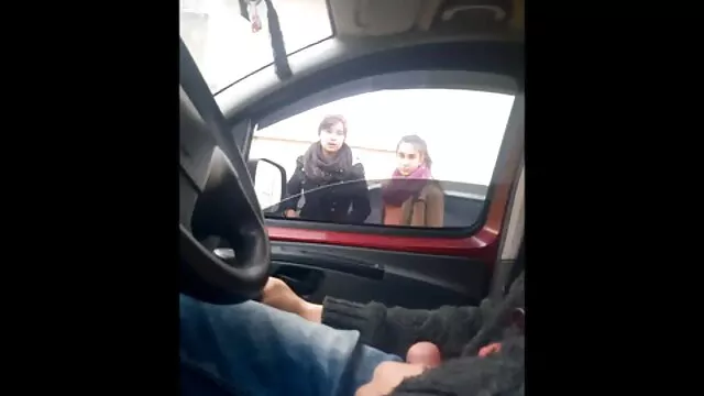 Ragazza russa che fa sesso con il suo fidanzato e lei non è interessata a quello che pensano film porno adulti di lei