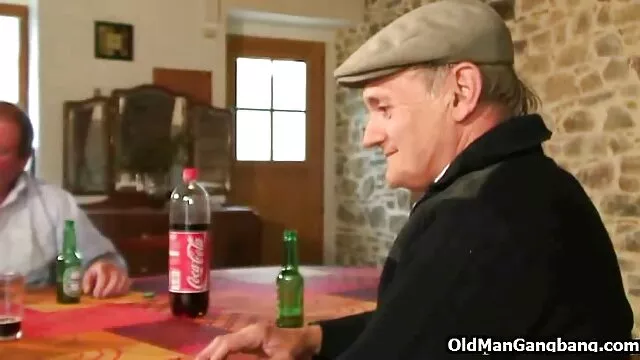 , film porno lupo Big-tette, cagna sorella con un uomo bianco