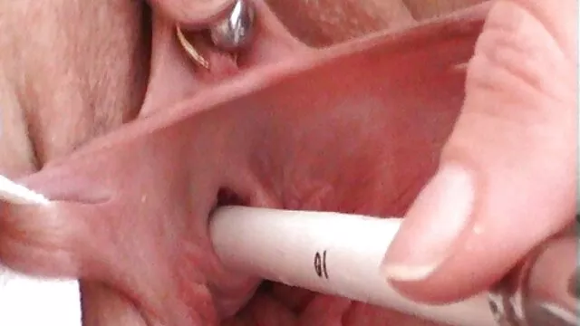 Una ragazza con i capelli castani, giovane e bella si trovano sul presepe con un caldo ragazzi, la gente non xxx massaggi cinesi iniziare a parlare con lei di amore, ma di sentimenti, che semplicemente strappato puttana in tutte le fessure consentito e proibito