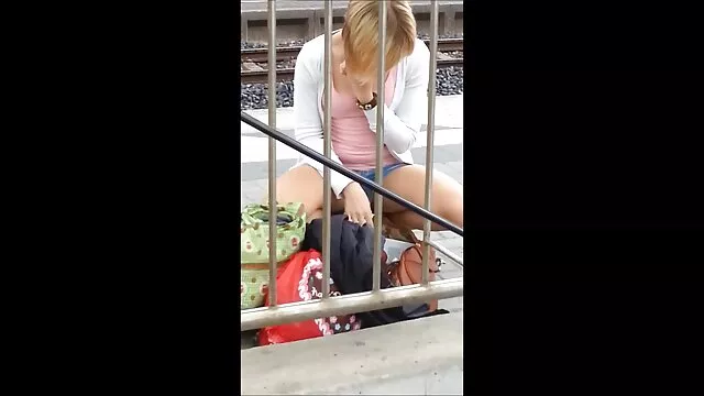 Adolescenti femmine divertirsi in un videopornogratis bar sesso