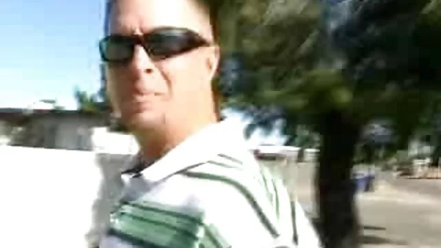 Un giovane ragazzo è ubriaco, a fargli visita, maturo, vicino di casa e jessica rizzo film gratis il suo cazzo