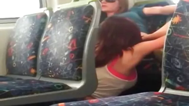 Sexy bionda Barbie sorella rosa L. con un tutto prno dildo di spessore