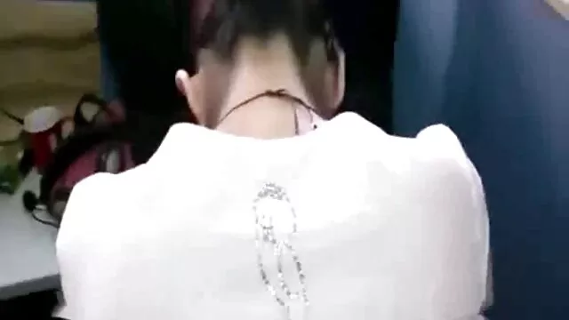 Bruna succhia video porno film erotici un grosso cazzo nel solarium