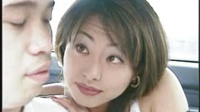 Adriana Faust con belle tette fuma e film porno con gli animali sorella