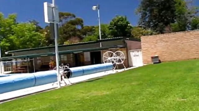 Una ragazza dai capelli castani, appassionata di lingerie erotica, pelle e stivali, si prega di due ragazzi allo video porno tettone gratis stesso tempo e ottenere lo sperma sul bel viso di lei