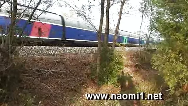 Un uomo assumere un phat culo, video pornazzo la cameriera e ha ordinato il suo pulito nudo