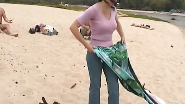 Ho messo su un grande strapon film porno donne con animali e scopare la mia ragazza in calze