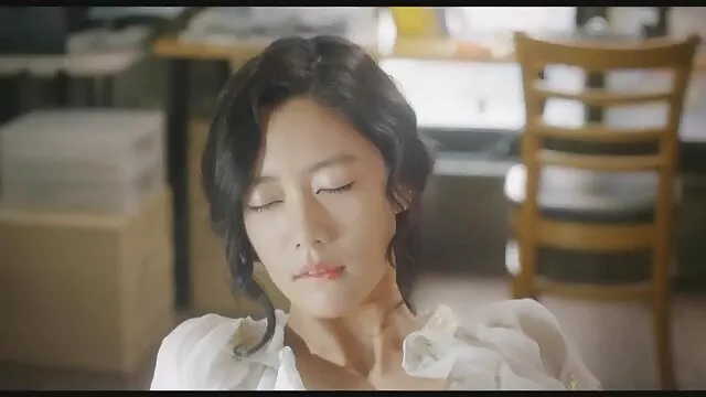 Sexy bionda con grandi tette naturali deepthroats il suo stallone film porno it