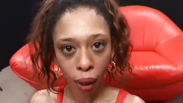 Al ragazzo piace il sesso anale, che dimenticano tutto nel processo del rapporto sessuale. Il ragazzo delicatamente sviluppare fori di ragazza e lei ingoiare profonda e pompini film intimità cazzo